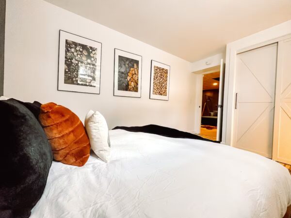 Queen Suite - Image 2