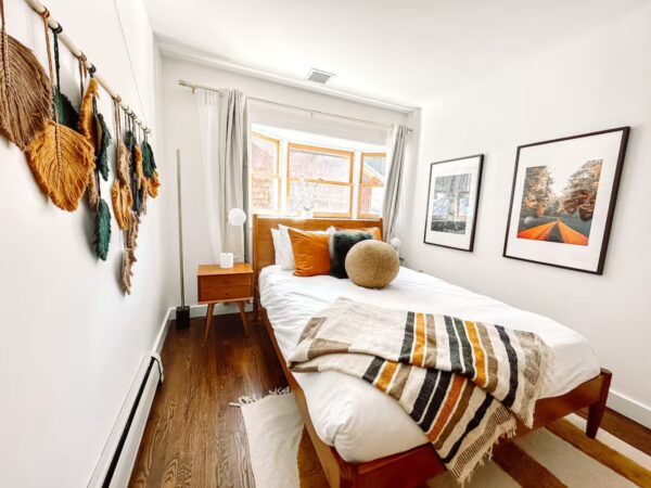 Queen Master Suite - Image 3