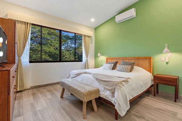 3rd Floor Oceanfront Master (priced for 2) - Image 3