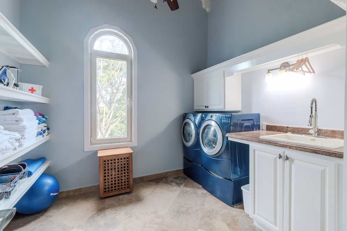 The Wind Down King Suite - Image 4