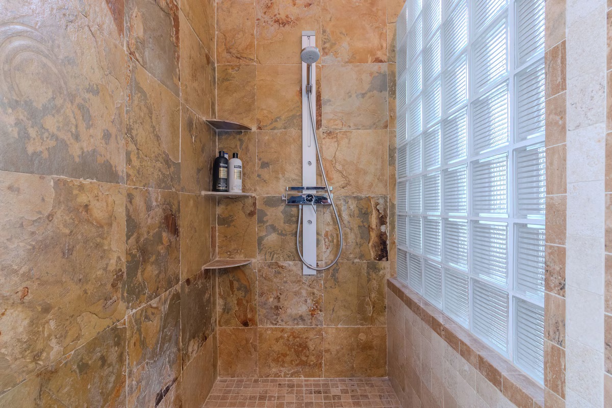 Shared Suite - Image 5