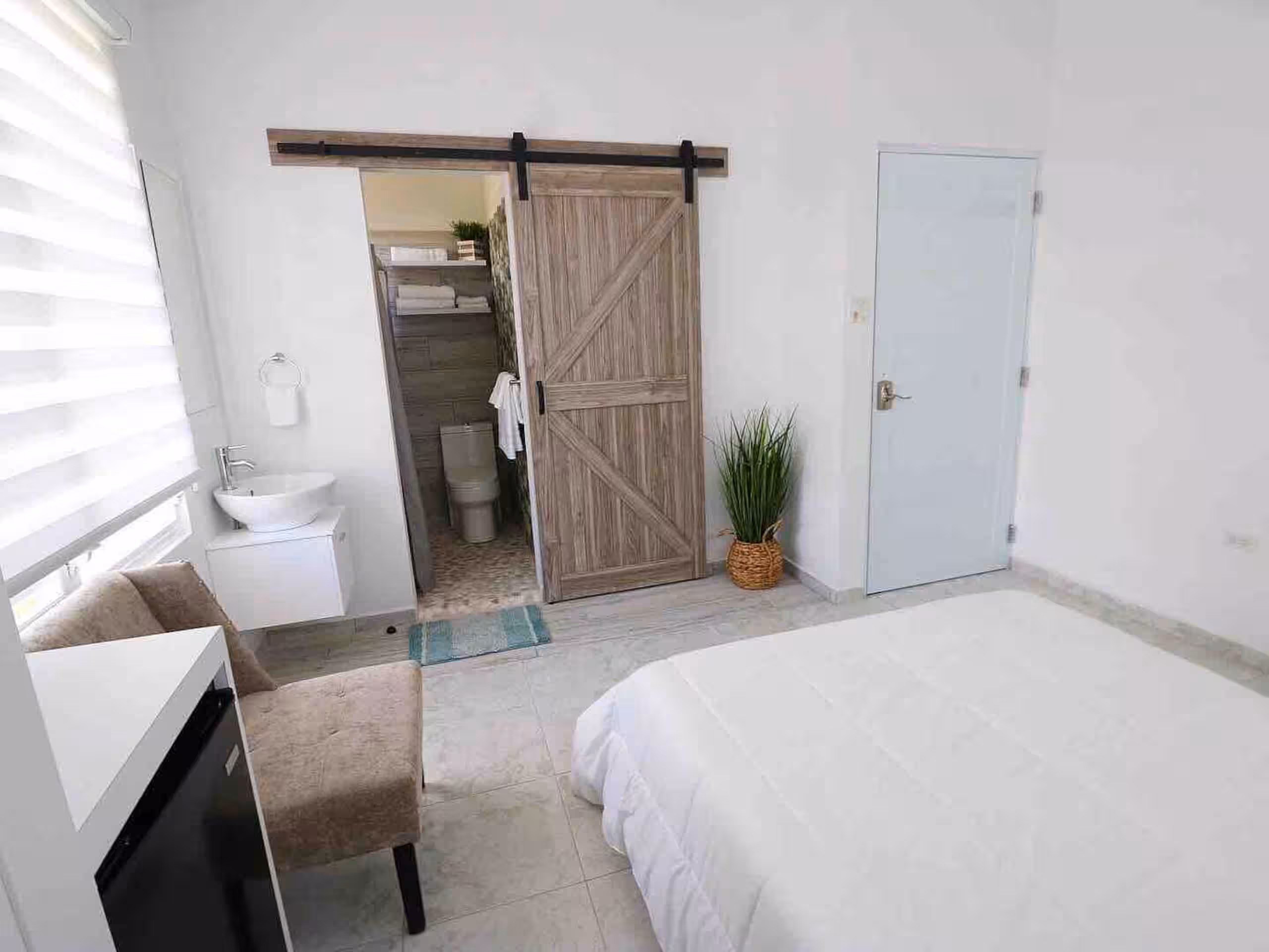 ☀️ Horizon Suites - starting at $3,000/person (1-2 guests) - Image 2